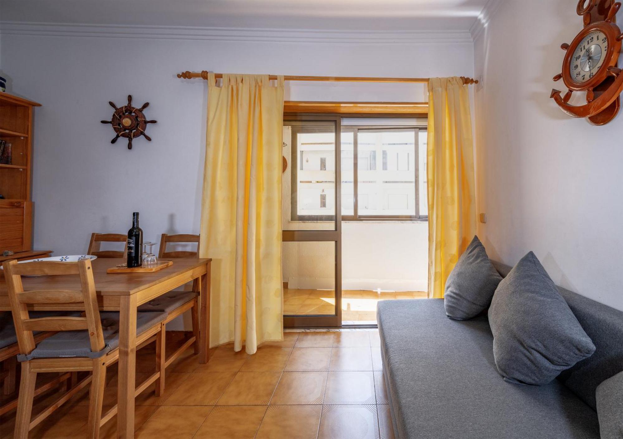 Cozy Apartment Near The Beach In Costa De Caparica Dış mekan fotoğraf
